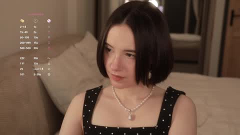 Snapshot of _female_essence_ chatting on 04-01-26, 06:27 Essie online show from 04-01-26, 06:27