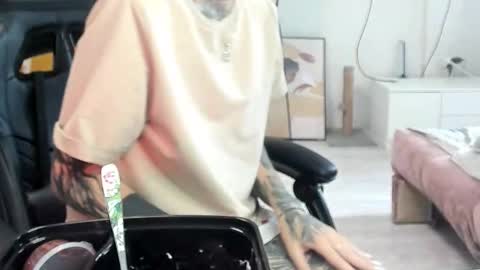 Alis online show from 09-19-25, 08:05