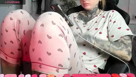 Alis online show from 12-20-25, 08:10