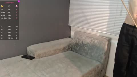 Laura  Juan online show from 02-05-25, 02:26