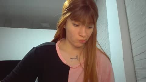 Mia-foster online show from 11-25-25, 01:38