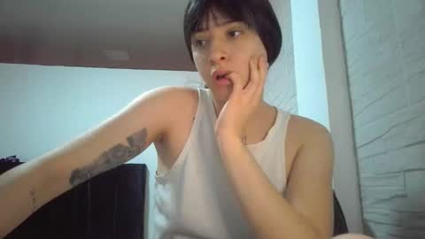 Mia-foster online show from 12-20-25, 04:47