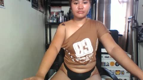Snapshot of _genevieve22_ chatting on 07-03-26, 02:51 genny online show from 07-03-26, 02:51