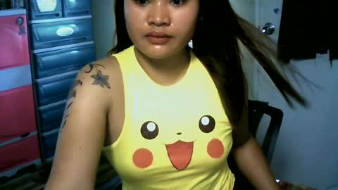 Snapshot of _genevieve22_ chatting on 07-07-26, 02:03 genny online show from 07-07-26, 02:03