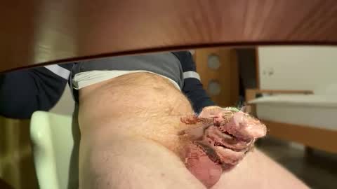 Snapshot of _ginger_boy chatting on 11-17-25, 03:40 Ginger boy online show from 11-17-25, 03:40