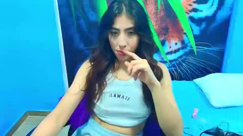 _gold_strawberry_ online show from 05-16-26, 02:49