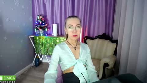 Snapshot of _greybunny_ chatting on 01-12-25, 01:16 _greybunny_ online show from 01-12-25, 01:16