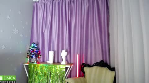 Snapshot of _greybunny_ chatting on 01-14-25, 11:10 _greybunny_ online show from 01-14-25, 11:10