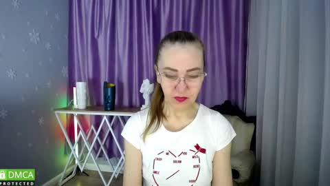 Snapshot of _greybunny_ chatting on 02-11-25, 08:15 _greybunny_ online show from 02-11-25, 08:15