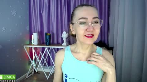 Snapshot of _greybunny_ chatting on 02-15-25, 08:33 _greybunny_ online show from 02-15-25, 08:33