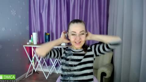 Snapshot of _greybunny_ chatting on 03-07-25, 06:13 _greybunny_ online show from 03-07-25, 06:13