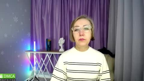 Snapshot of _greybunny_ chatting on 10-13-25, 08:03 _greybunny_ online show from 10-13-25, 08:03