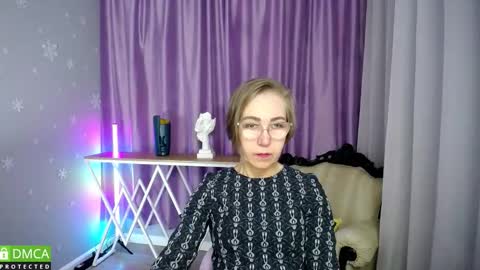 Snapshot of _greybunny_ chatting on 10-14-25, 12:28 _greybunny_ online show from 10-14-25, 12:28