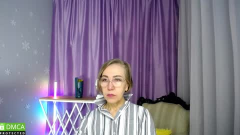 Snapshot of _greybunny_ chatting on 10-18-25, 08:04 _greybunny_ online show from 10-18-25, 08:04