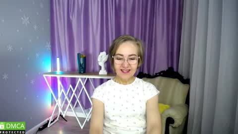 Snapshot of _greybunny_ chatting on 10-19-25, 10:05 _greybunny_ online show from 10-19-25, 10:05