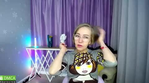 Snapshot of _greybunny_ chatting on 10-26-25, 09:59 _greybunny_ online show from 10-26-25, 09:59