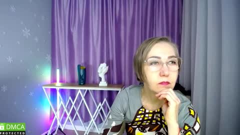 Snapshot of _greybunny_ chatting on 10-27-25, 10:19 _greybunny_ online show from 10-27-25, 10:19