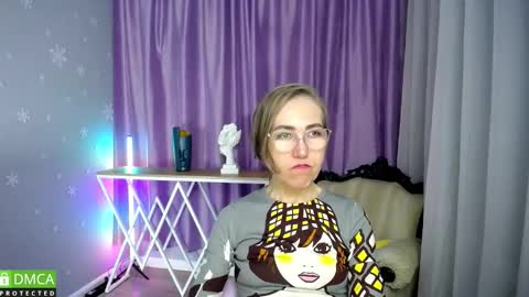 Snapshot of _greybunny_ chatting on 11-02-25, 10:39 _greybunny_ online show from 11-02-25, 10:39
