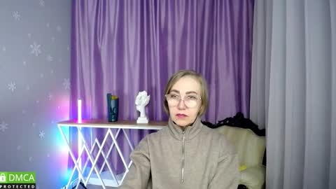 Snapshot of _greybunny_ chatting on 11-07-25, 11:21 _greybunny_ online show from 11-07-25, 11:21