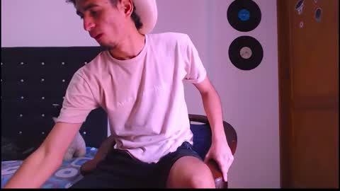 GsusssFeets online show from 11-17-25, 05:30