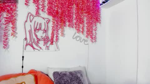 Snapshot of _hanna_sky chatting on 10-15-25, 12:33 Hanna Botero online show from 10-15-25, 12:33