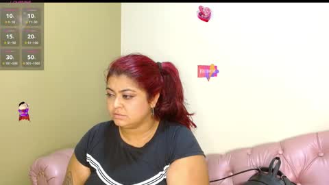 Snapshot of _hannacurvy chatting on 01-26-25, 12:01 HANNA online show from 01-26-25, 12:01