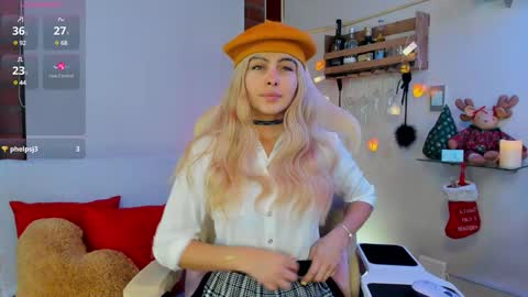 Snapshot of _hottie__ chatting on 12-15-24, 10:26 _hottie__ online show from 12-15-24, 10:26