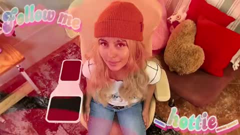 Snapshot of _hottie__ chatting on 02-15-25, 11:36 _hottie__ online show from 02-15-25, 11:36