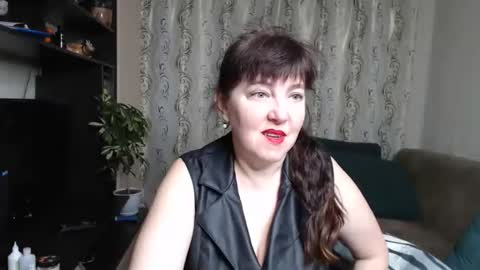 Snapshot of _illusion_ chatting on 10-14-25, 05:08 Illusion online show from 10-14-25, 05:08