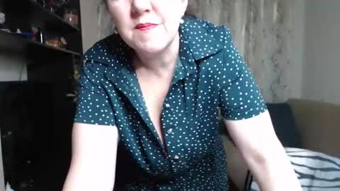 Snapshot of _illusion_ chatting on 10-15-25, 05:40 Illusion online show from 10-15-25, 05:40