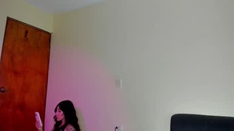 Isabella online show from 10-23-25, 09:24