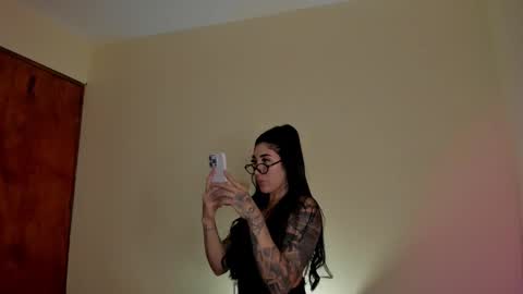 Isabella online show from 01-06-26, 11:40