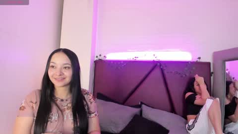 Snapshot of _isabella_2 chatting on 12-18-24, 02:28 Isa online show from 12-18-24, 02:28