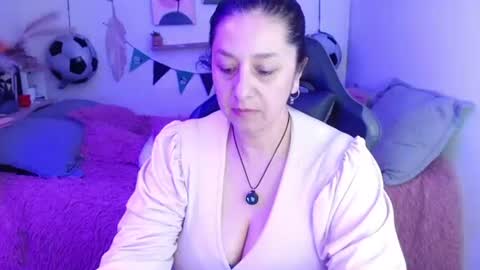 Snapshot of _isis74_ chatting on 06-27-26, 03:55 Camila online show from 06-27-26, 03:55