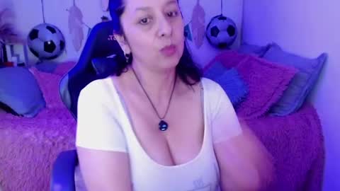 Snapshot of _isis74_ chatting on 06-28-26, 08:59 Camila online show from 06-28-26, 08:59