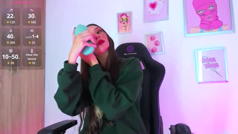 Snapshot of _ivanna_volk chatting on 09-14-25, 04:11 Ivanna online show from 09-14-25, 04:11