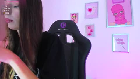 Snapshot of _ivanna_volk chatting on 10-13-25, 01:05 Ivanna online show from 10-13-25, 01:05