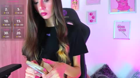 Snapshot of _ivanna_volk chatting on 10-28-25, 12:25 Ivanna online show from 10-28-25, 12:25