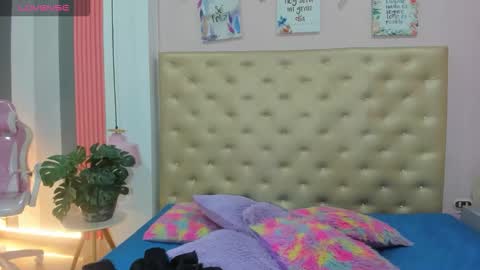 J A D E online show from 10-20-25, 12:27