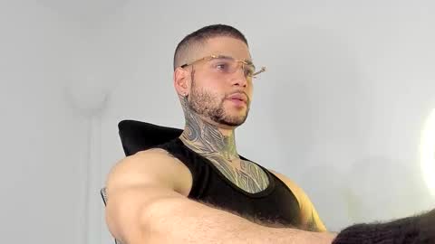 Snapshot of _jamesleandros chatting on 10-02-25, 03:46 jeison online show from 10-02-25, 03:46