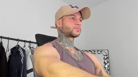 Snapshot of _jamesleandros chatting on 10-23-25, 04:39 jeison online show from 10-23-25, 04:39