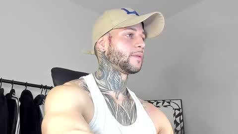 Snapshot of _jamesleandros chatting on 11-07-25, 05:07 jeison online show from 11-07-25, 05:07