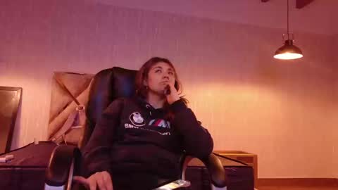 _jeessy online show from 11-19-25, 04:01