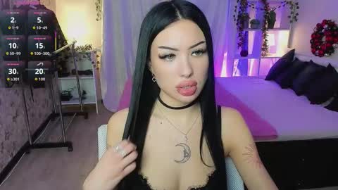 Jess blond and Leila brunette online show from 02-01-26, 03:32