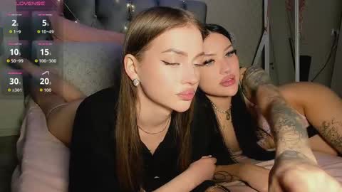 Jess blond and Leila brunette online show from 05-13-26, 12:46