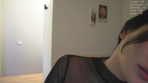 Snapshot of _jikey_ chatting on 01-08-25, 10:48 Jaki online show from 01-08-25, 10:48