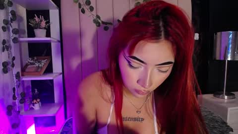 Mia online show from 01-22-25, 03:51