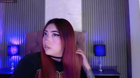 Snapshot of _johana18 chatting on 11-12-25, 03:23 Mia online show from 11-12-25, 03:23