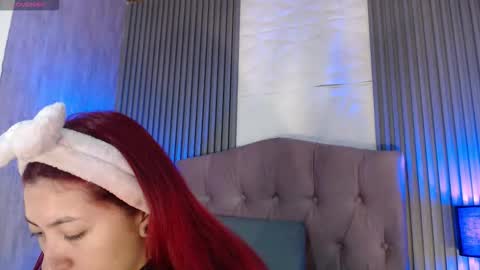 Mia online show from 12-16-25, 02:22