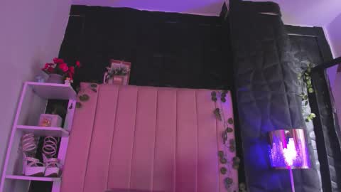 Snapshot of _johana18 chatting on 02-20-26, 01:44 Mia online show from 02-20-26, 01:44